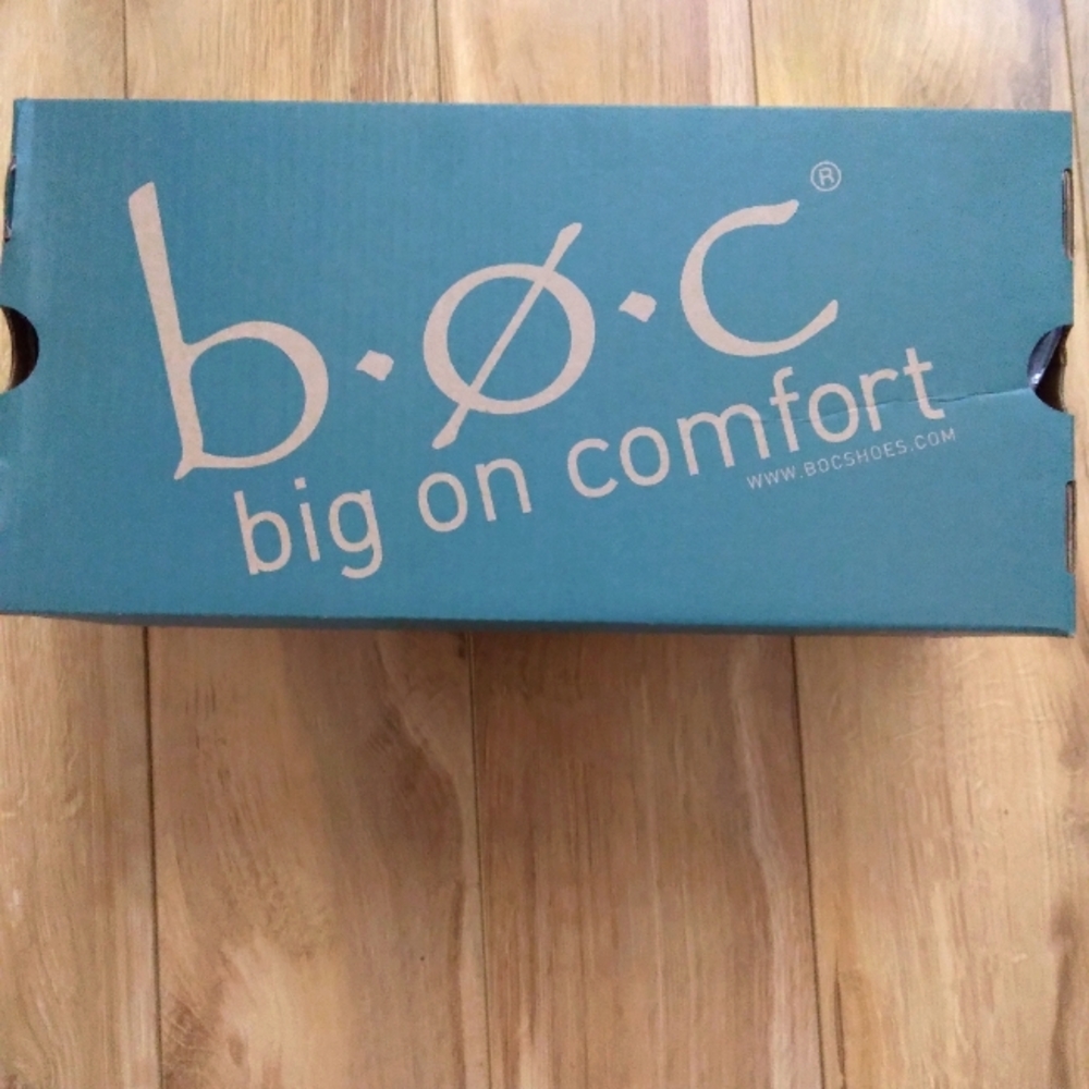 B.O.C. Sandals - Picture 2 of 7